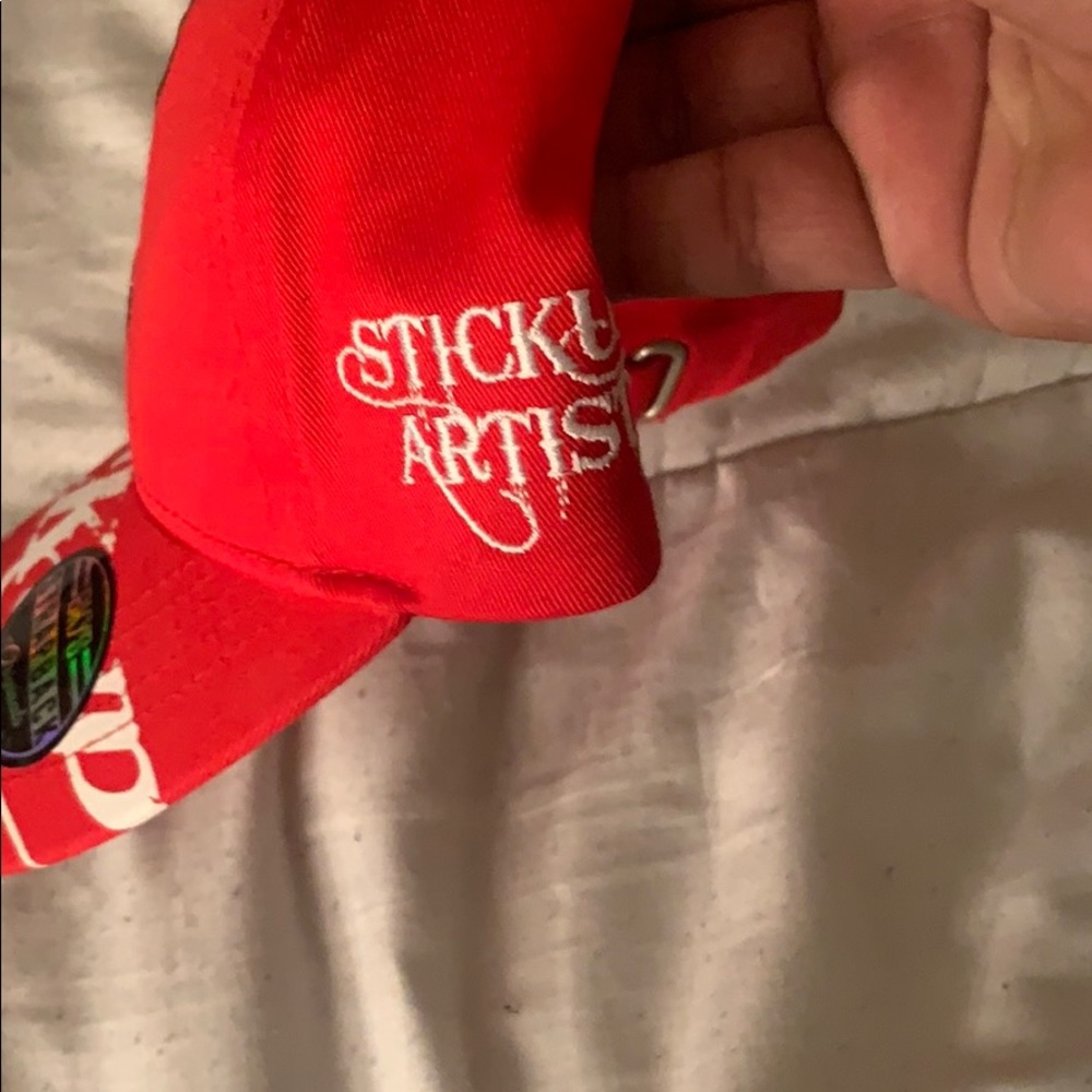 Graphic hat - Picture 2 of 5